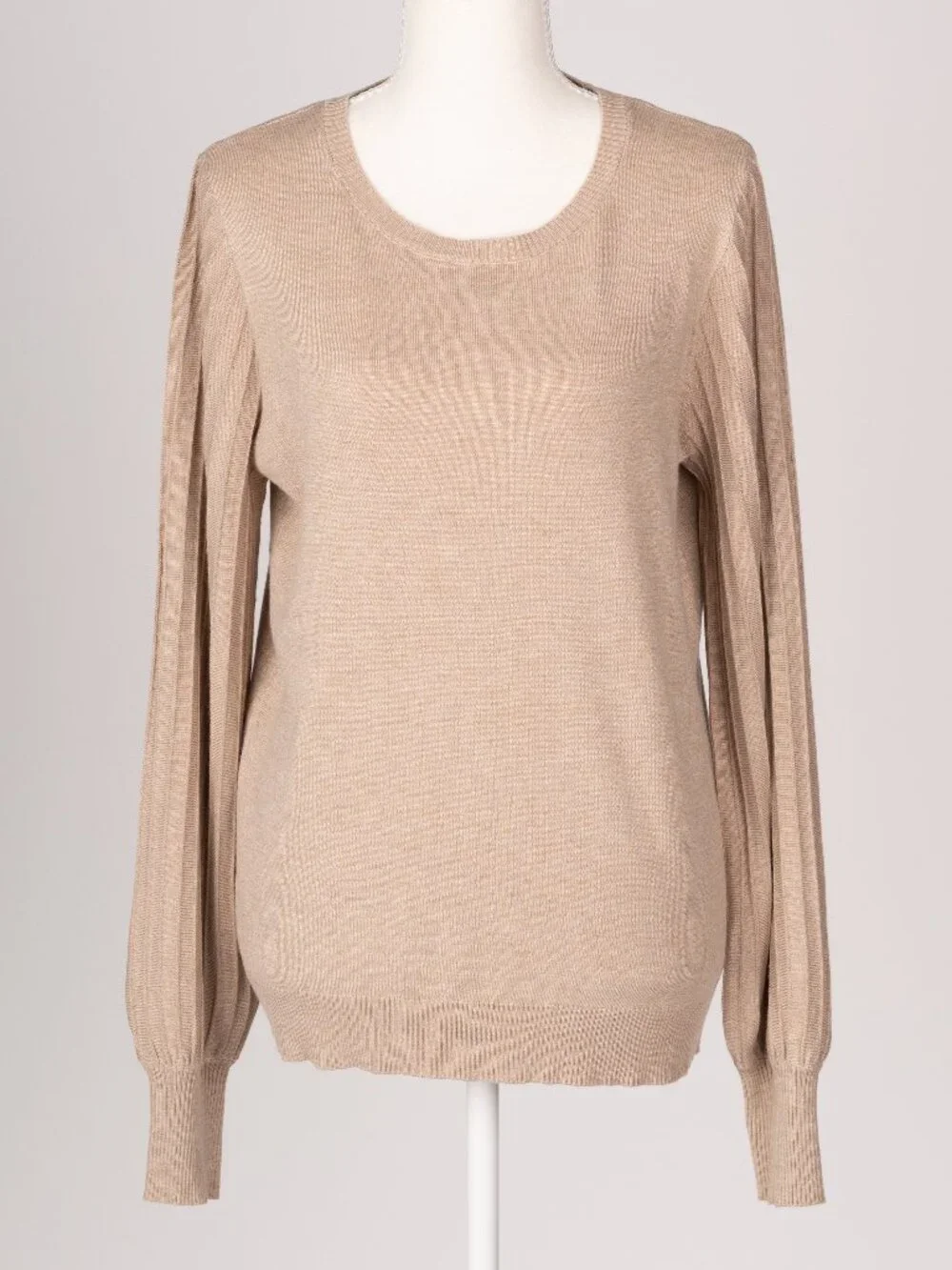 NWT Oatmeal Heather Pleated Sleeve Crew Neck Sweater Medium Soft Girl Cozy